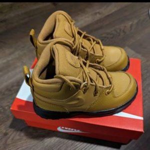Toddler Nike brown boot size 9